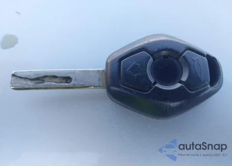 2005 BMW 325Xi z USA, uszkodzony, nr VIN WBAEU33495PN99552